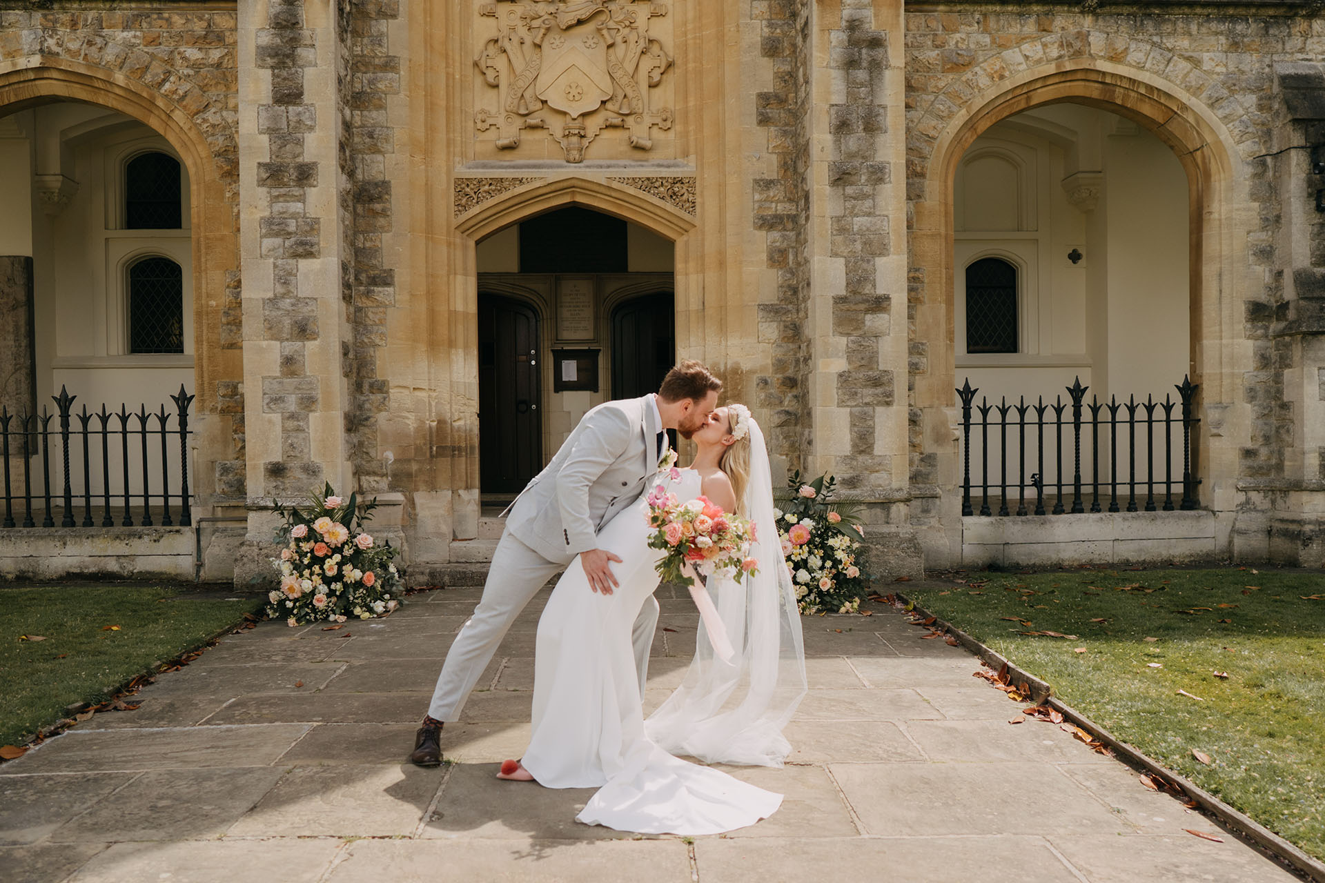 bride and groom kissing wedding at Dulwich Christ chapel
