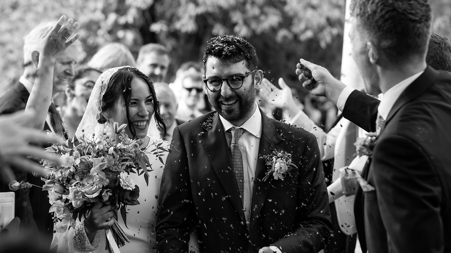 confetti at jewish wedding in london